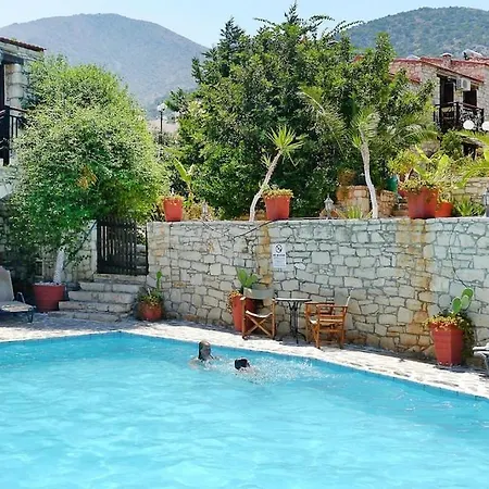 Homes Mayoralas, Periana Bali (Crete)